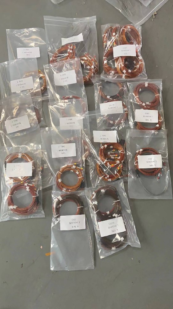 关于高温情形（如凌驾 1000℃）的丈量，，，，，，，热电偶的抗氧化性和热稳固性是怎样包管的？？？？？？？