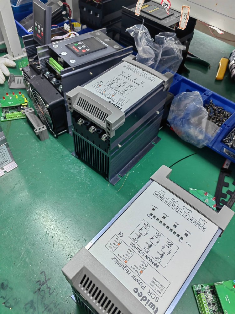 在易燃易爆的危险情形中，，，，，，，电力调解器是否具备防爆功效？？？或者需要接纳什么特殊步伐？？？