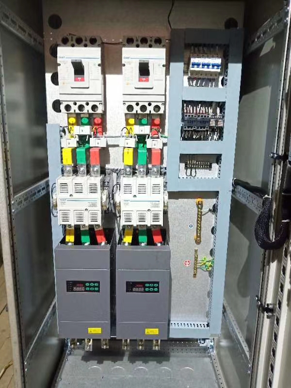 怎样通过电力调解器实现对电机软启动和软阻止的准确控制？？？？？