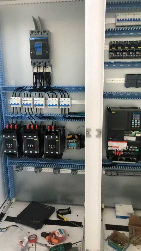 怎样通过电力调解器实现对漫衍式能源资源的聚合与有用使用？？？