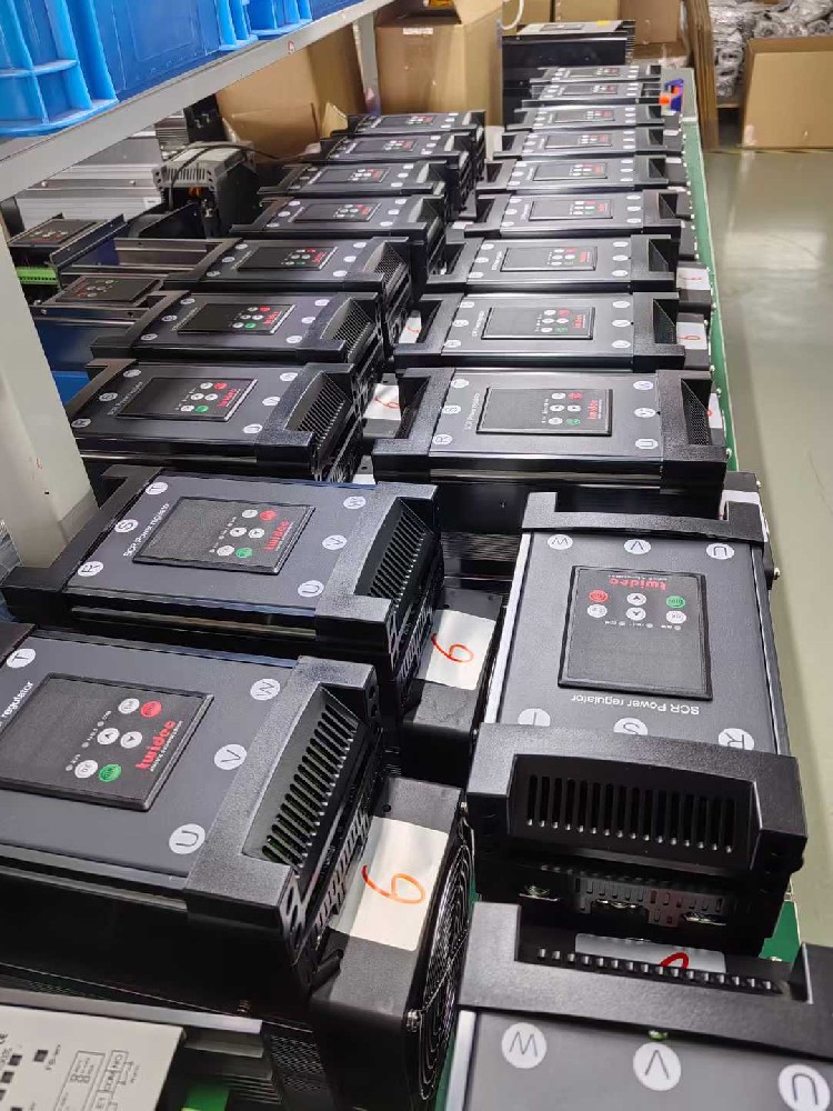 实验将电力调解器与新的负载装备毗连，，，，，，，却无法正常事情，，，，，，，该从哪些方面排查兼容性问题？？？